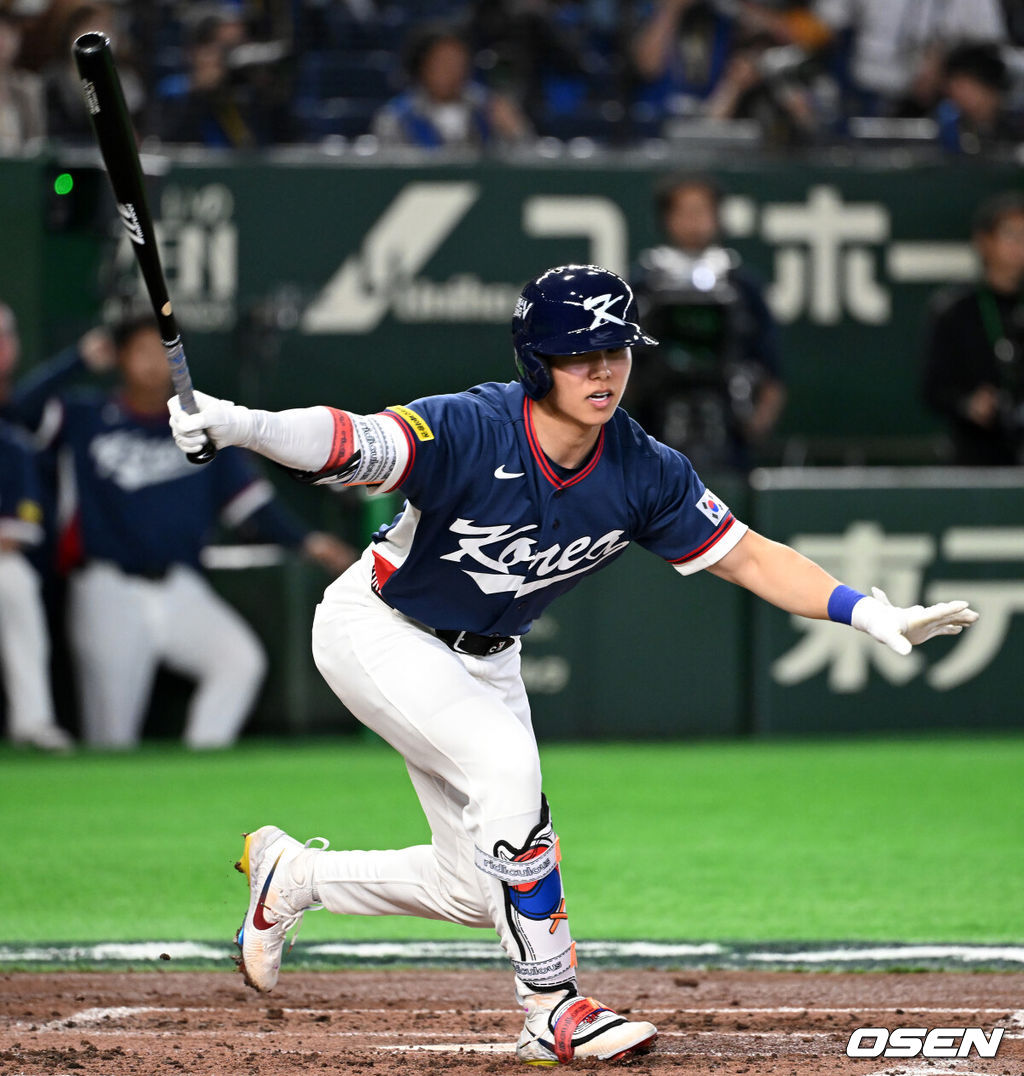 7일 일본 도쿄돔에서 2026 월드베이스볼클래식(WBC) 조별리그 C조 대한민국과 일본의 경기가 열렸다.한국은 잠수함 고영표, 일본은 좌완 기쿠치 유세이를 선발로 내세웠다. WBC에서 2006년 4강, 2009년 준우승을 차지한 한국은 이후 3개 대회(2013년, 2017년, 2023년)에서 연달아 1라운드를 통과하지 못하고 있다. 이번 대회에서는 8강 토너먼트 복귀를 목표로 대회에 임하고 있다. 지난 5일 체코와의 첫 경기에서는 11-4로 대승을 거두며 좋은 출발을 했다. 2회초 1사에서 한국 김혜성이 삼진을 당하고 있다. 2026.03.07 /spjj@osen.co.kr