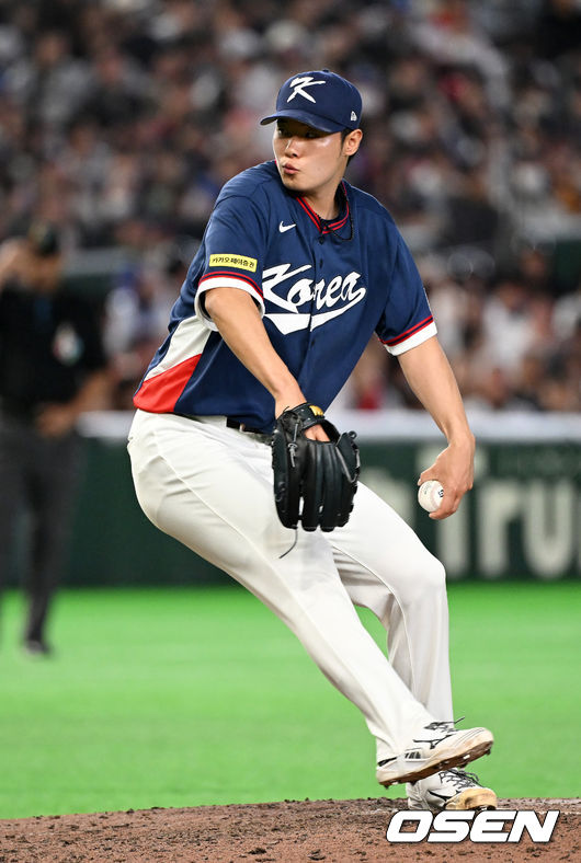 [OSEN=도쿄(일본), 손용호 기자] 7일 일본 도쿄돔에서 2026 월드베이스볼클래식(WBC) 조별리그 C조 대한민국과 일본의 경기가&nbsp;열렸다. 7회말 2사 만루에서 한국 김영규가 일본 요시다에 역전 밀어내기 볼넷을 허용하고 있다. 2026.03.07&nbsp;/spjj@osen.co.kr