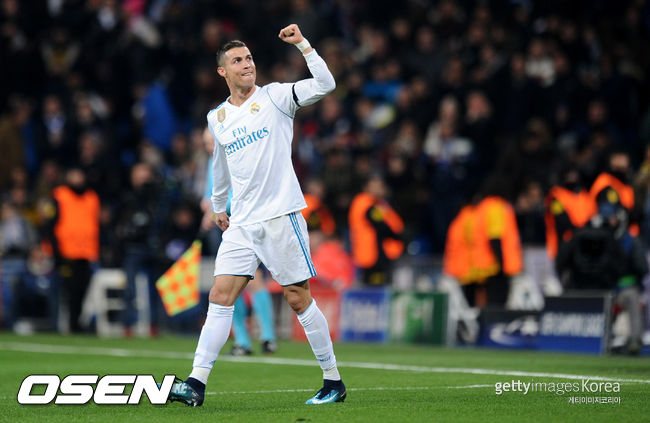 <enter caption here> during the UEFA Champions League group H match between Real Madrid and Borussia Dortmund at Estadio Santiago Bernabeu on December 6, 2017 in Madrid, Spain.