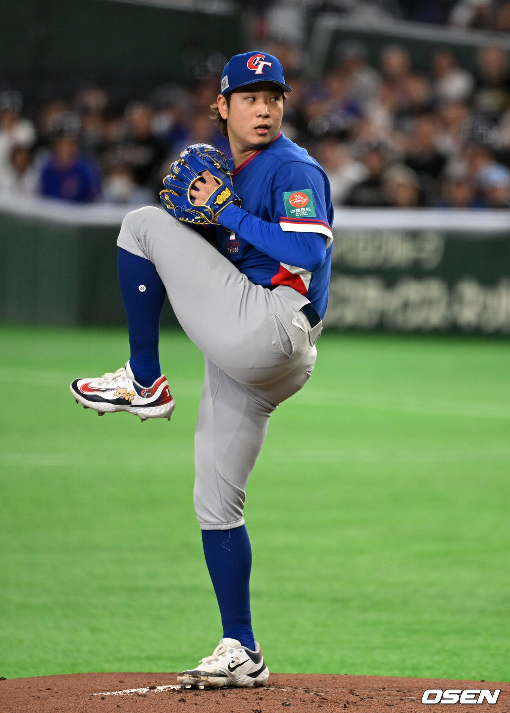 8일 일본 도쿄돔에서 2026 월드베이스볼클래식(WBC) 1라운드 C조 조별리그 대한민국과 대만의 경기가 열렸다.한국은 전날(7일) 일본과의 경기에서 6-8로 석패했다. 앞서 체코전을 11-4로 잡았던 한국은 1승1패를 마크하게 됐고, 남은 대만전과 호주전에 사활을 걸어야 한다.1회말 대만 구린루리양이 역투하고 있다. 2026.03.08 /spjj@osen.co.kr