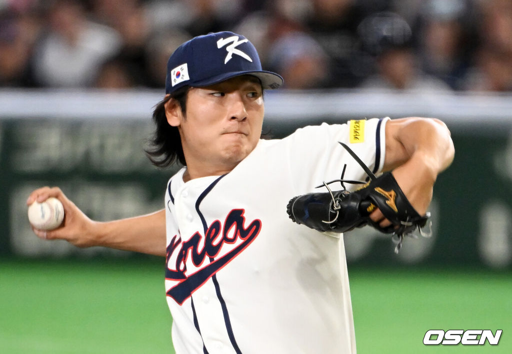 8일 일본 도쿄돔에서 2026 월드베이스볼클래식(WBC) 1라운드 C조 조별리그 대한민국과 대만의 경기가 열렸다.한국은 전날(7일) 일본과의 경기에서 6-8로 석패했다. 앞서 체코전을 11-4로 잡았던 한국은 1승1패를 마크하게 됐고, 남은 대만전과 호주전에 사활을 걸어야 한다.4회초 한국 곽빈이 역투하고 있다. 2026.03.08 /spjj@osen.co.kr