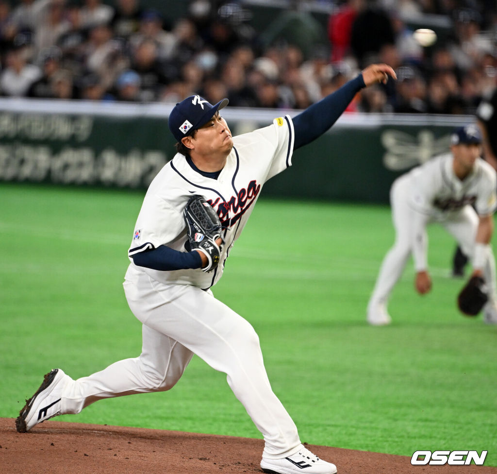 8일 일본 도쿄돔에서 2026 월드베이스볼클래식(WBC) 1라운드 C조 조별리그 대한민국과 대만의 경기가 열렸다.한국은 전날(7일) 일본과의 경기에서 6-8로 석패했다. 앞서 체코전을 11-4로 잡았던 한국은 1승1패를 마크하게 됐고, 남은 대만전과 호주전에 사활을 걸어야 한다.1회초 한국 류현진이 역투하고 있다. 2026.03.08 /spjj@osen.co.kr