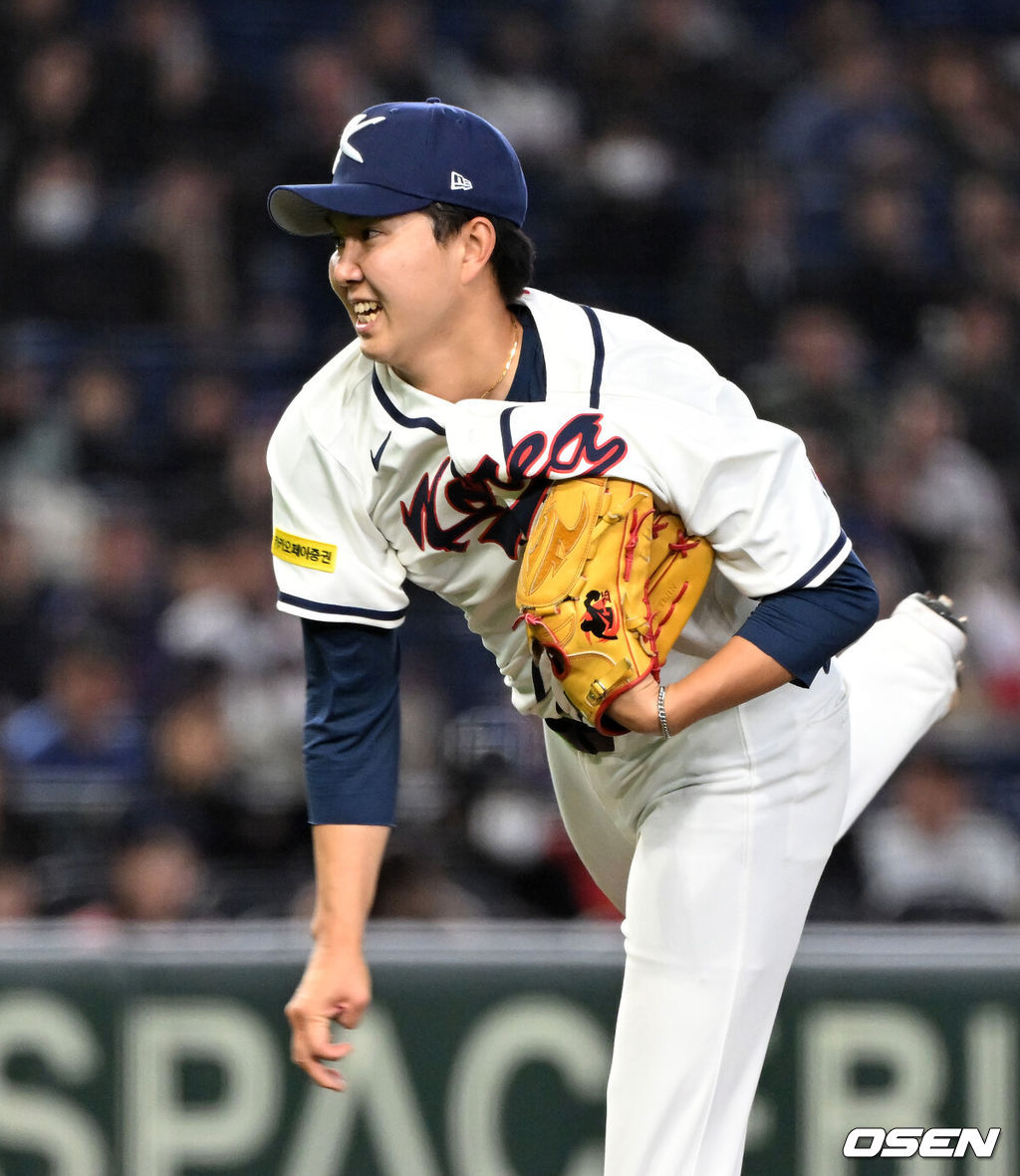 류지현 감독이 이끄는 한국야구 대표팀은 5일 일본 도쿄의 도쿄돔에서 열린 2026 월드베이스볼클래식(WBC) 조별리그 C조 체코와의 첫 경기에서 홈런 4방을 포함해 10안타를 터트리며 11-4로 승리했다.2009년 이후 17년 만에 WBC 1차전 승리를 기록했다.9회초 한국 유영찬이 역투하고 있다. 2026.03.05 /spjj@osen.co.kr