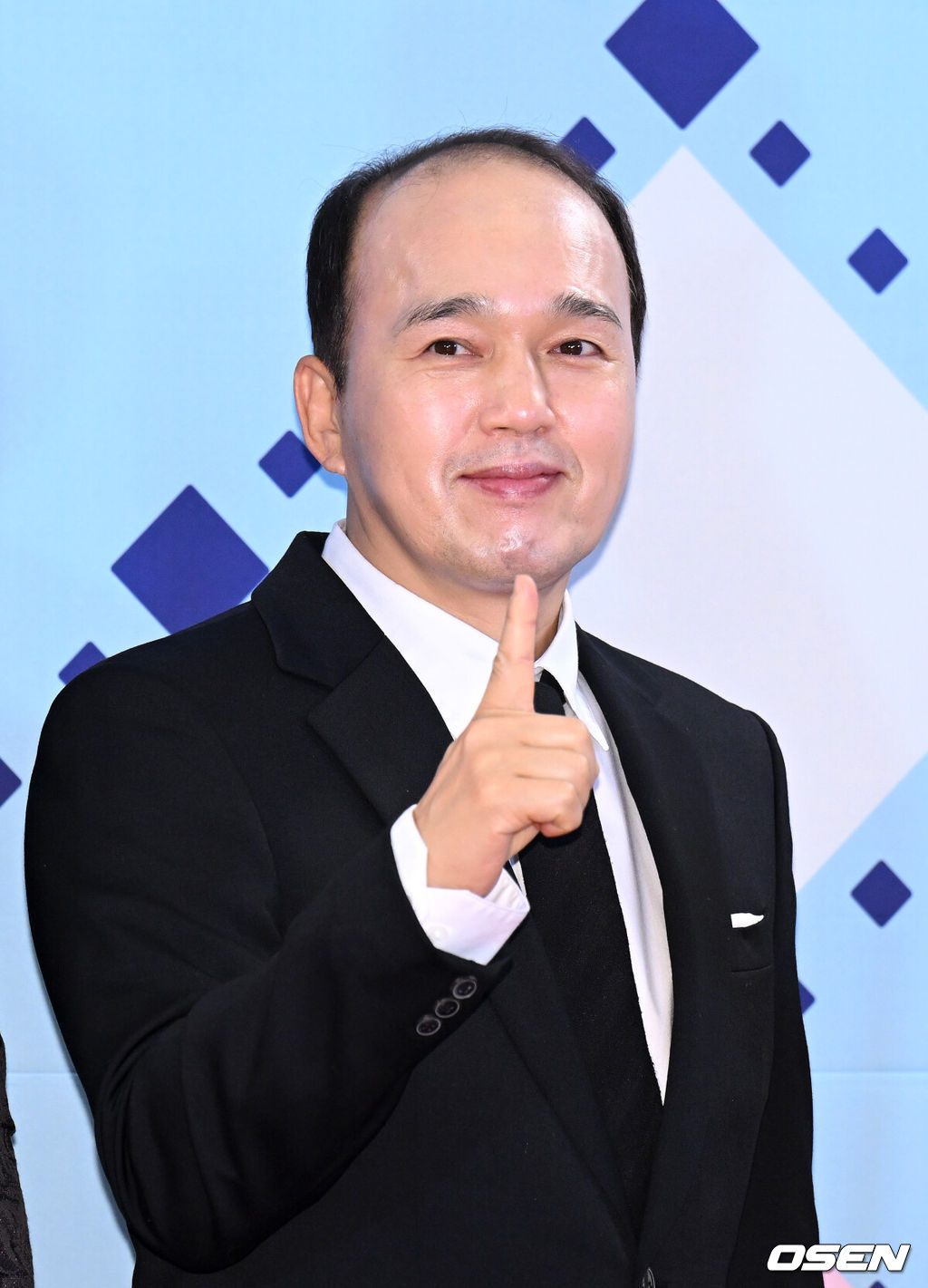 29일 오후 서울 상암 MBC 미디어센터에서 2022 MBC 방송연예대상 레드카펫 행사가 진행됐다.배우 김광규가 레드카펫을 밟고 있다. 2022.12.29 /sunday@osen.co.kr