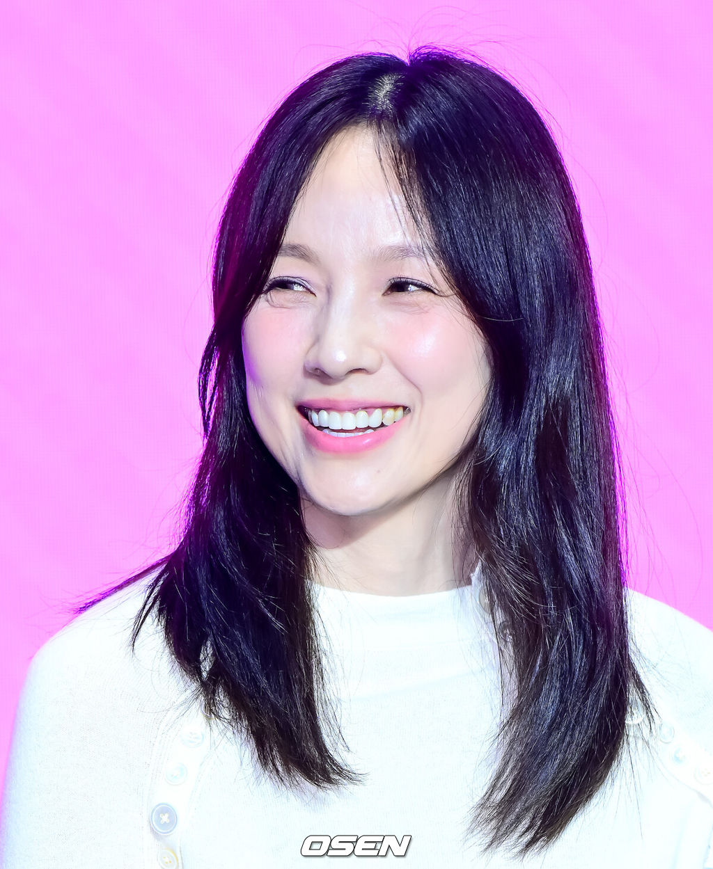 1일 오후 서울 광진구 자양동 풀만 앰버서더 서울 이스트폴에서 쿠팡플레이 예능 '저스트 메이크업' 제작발표회가 열렸다.'저스트 메이크업'은 대한민국을 넘어 세계적으로 K-뷰티를 대표하는 메이크업 아티스트들이 자신만의 색깔로 치열하게 맞붙는 초대형 메이크업 서바이벌으로 오는 10월 3일 첫 방송된다.가수 이효리가 간담회를 하고 있다. 2025.10.01 /jpnews@osen.co.kr