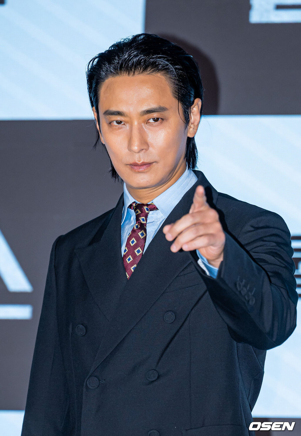 10일 오후 서울 신도림 더세인트에서 ENA '클라이맥스' 제작발표회가 열렸다.'클라이맥스'는 대한민국 최고의 자리에 서기 위해 권력의 카르텔에 뛰어든 검사 방태섭(주지훈 분)과 그를 둘러싼 이들의 치열한 생존극이다.배우 주지훈이 포토타임을 하고 있다. 2026.03.10 /rumi@osen.co.kr