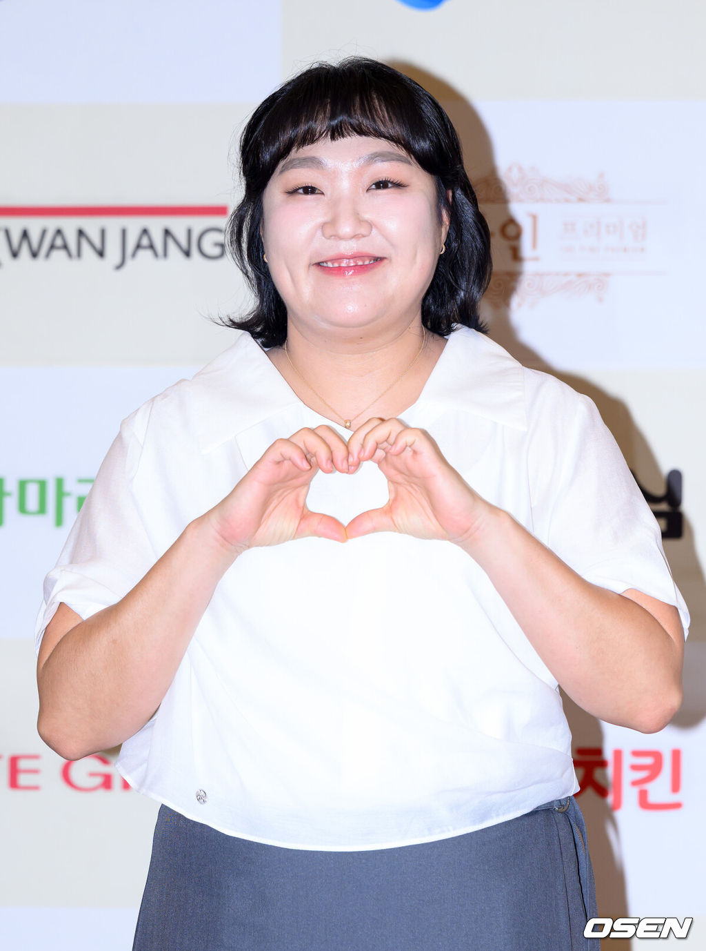 22일 오후 서울 중소기업중앙회 KBIZ홀에서 제 17회 2025 방송광고페스티벌이 열렸다.MTN 방송광고 페스티벌은 광고인과 시청자들을 위한 축제의 장을 마련하고 혁신적 광고 메시지를 발굴해 광고 문화 발전에 기여한다는 취지로 2009년부터 개최되고 있다.개그우먼 이수지가 포토타임을 가지고 있다. 2025.07.22 /sunday@osen.co.kr