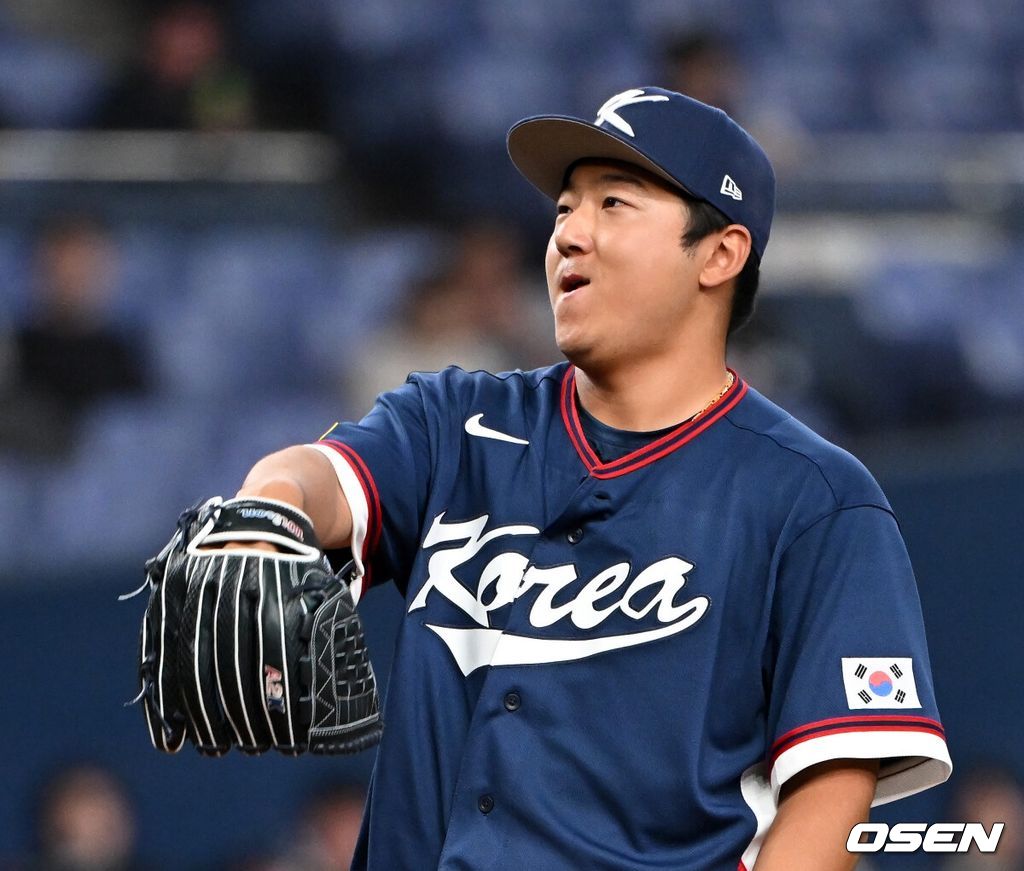 3일 일본 오사카 교세라돔에서 월드베이스볼클래식(WBC) 공식 연습 경기 한국 야구 대표팀과 오릭스 버팔로스의 경기가 열렸다.우리 대표팀은 연습 경기 2차전을 치른 뒤 5일 일본 도쿄돔에서 체코와 WBC 조별리그 1차전에서 격돌한다.4회말 무사에서 한국 송승기가 피치 클락 위반 판정에 아쉬워하고 있다. 2026.03.03 /spjj@osen.co.kr