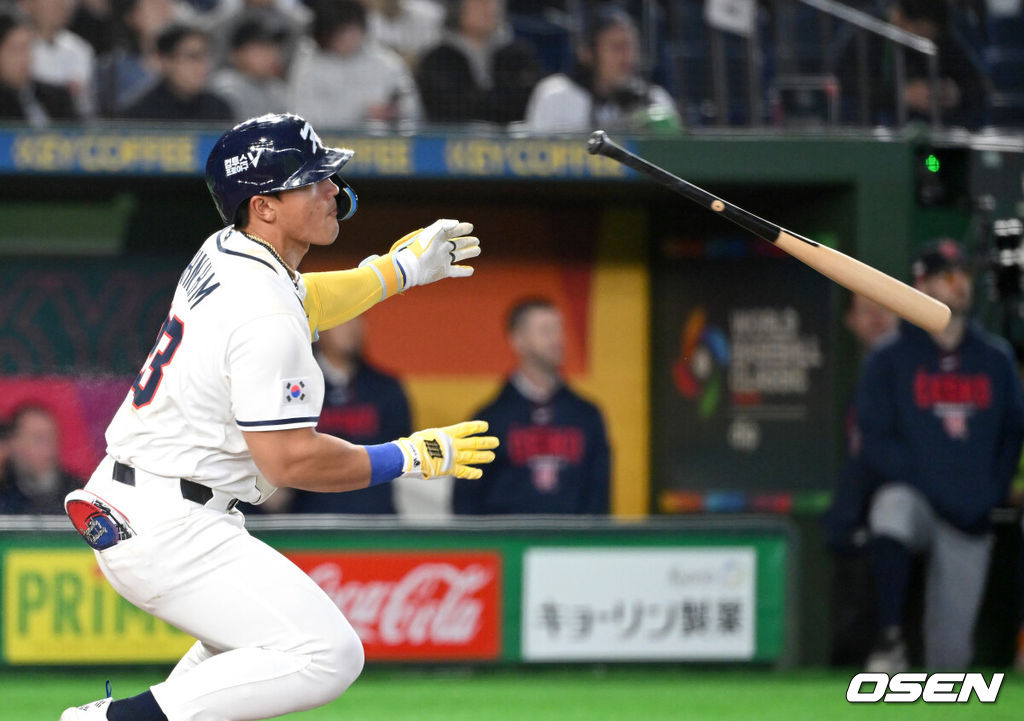 5일 일본 도쿄돔에서 월드베이스볼클래식(WBC) 조별리그 C조 한국과 체코의 경기가 열렸다.한국은 소형준, 체코는 다니엘 파디샥을 선발투수로 내세웠다.2006년 4강, 2009년 준우승을 차지한 경험이 있는 한국은 이후 3개 대회(2013년, 2017년, 2023년)에서 모두 8강 토너먼트 진출에 실패했다. 이번 대회에서는 17년 만에 본선 토너먼트 진출을 노린다.7회말 무사에서 한국 안현민이 좌전 안타를 치고 있다. 2026.03.05 /spjj@osen.co.kr