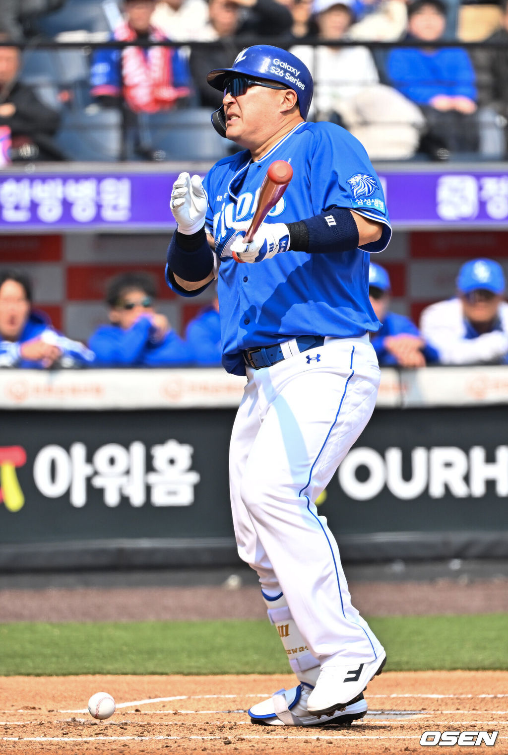 12일 대전 한화생명볼파크에서 2026 신한 SOL KBO리그 시범경기 한화 이글스와 삼성 라이온즈의 경기가 열렸다.시범경기는 오늘(12일)부터 오는 24일까지 진행되며, 각 팀이 12경기씩 치러 총 60경기가 펼쳐진다.1회초 무사 주자 1,2루 삼성 최형우가 타석에서 한화 선발 왕옌청이 던진 볼에 맞고 있다. 2026.03.12 /rumi@osen.co.kr