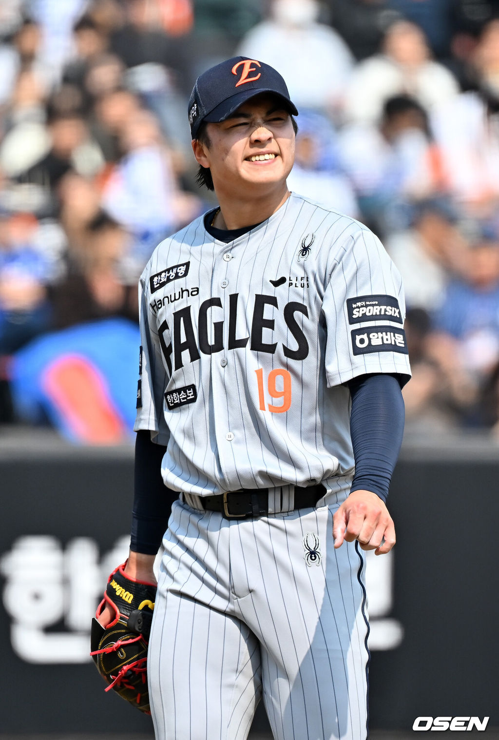 12일 대전 한화생명볼파크에서 2026 신한 SOL KBO리그 시범경기 한화 이글스와 삼성 라이온즈의 경기가 열렸다.시범경기는 오늘(12일)부터 오는 24일까지 진행되며, 각 팀이 12경기씩 치러 총 60경기가 펼쳐진다.1회초를 마친 한화 선발 선발 왕옌청이 아쉬워하고 있다.  2026.03.12 /rumi@osen.co.kr