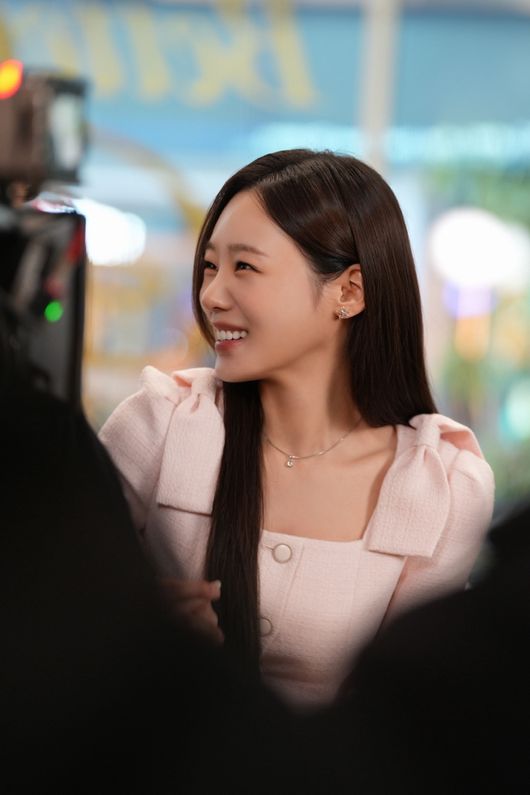 초록뱀엔터테인먼트 제공