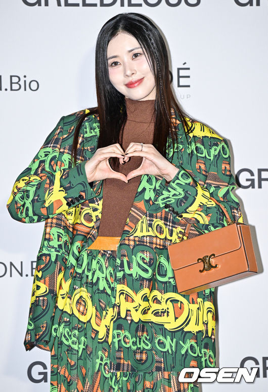 [OSEN=조은정 기자]6일 서울 중구 동대문디자인플라자(DDP)에서 '2025 F/W 서울패션위크’가 열렸다. <br /><br />올해 25주년을 맞은 국내 최대 패션 행사 ‘서울패션위크’는 5일부터 9일까지 닷새간 열린다.<br /><br />변호사 서동주가 포즈를 취하고 있다. 2025.02.06 /cej@osen.co.kr