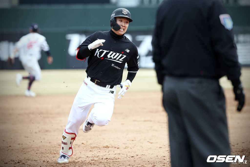 KT 위즈 제공