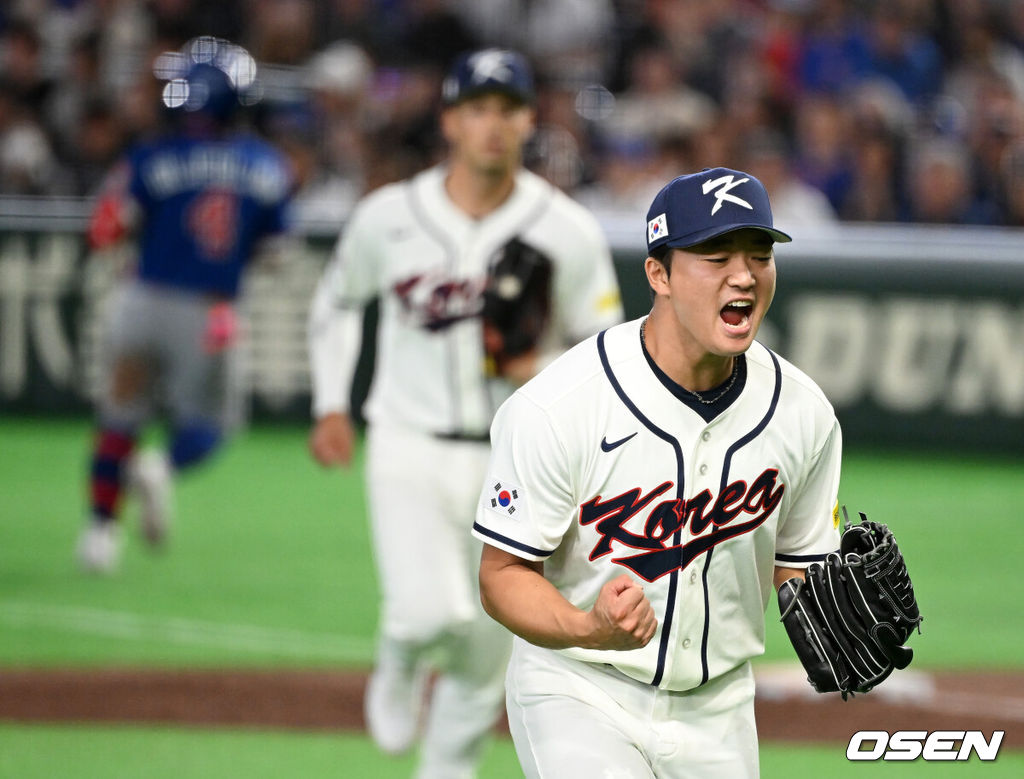 8일 일본 도쿄돔에서 2026 월드베이스볼클래식(WBC) 1라운드 C조 조별리그 대한민국과 대만의 경기가 열렸다.한국은 전날(7일) 일본과의 경기에서 6-8로 석패했다. 앞서 체코전을 11-4로 잡았던 한국은 1승1패를 마크하게 됐고, 남은 대만전과 호주전에 사활을 걸어야 한다.9회초 수비를 마친 한국 고우석이 포효하고 있다. 2026.03.08 /spjj@osen.co.kr