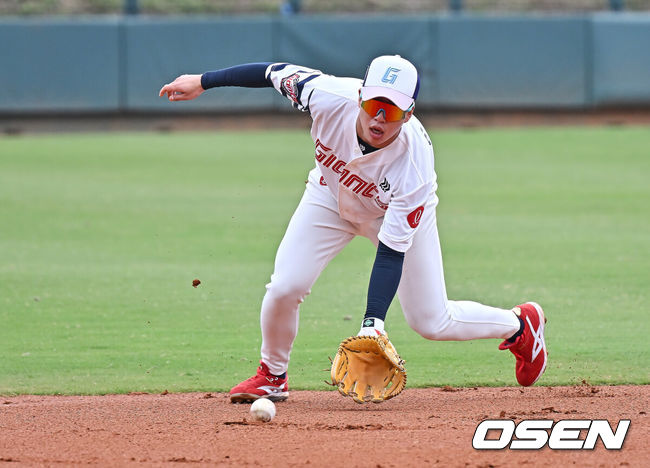 [OSEN=타이난(대만), 이석우 기자] 롯데 자이언츠 이호준 008 2026.02.01 / foto0307@osen.co.kr