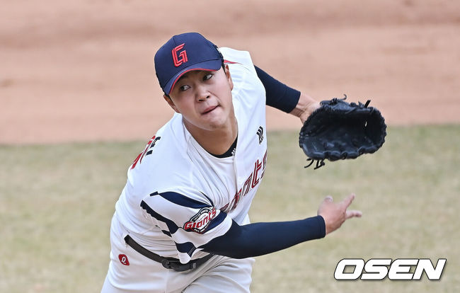[OSEN=부산, 이석우 기자]  롯데 자이언츠 윤성빈 015 2026.03.12 / foto0307@osen.co.kr