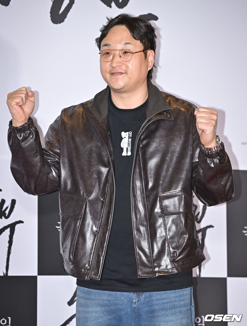 19일 오후 서울 용산구 한강대로 CGV 용산아이파크몰에서 영화 '승부' VIP 시사회 포토월 행사가 열렸다.영화 '승부'는 대한민국 최고의 바둑 레전드 조훈현(이병헌 분)이 제자와의 대결에서 패한 후 타고난 승부사 기질로 다시 한번 정상에 도전하는 이야기를 그린다.배우 구성환이 포즈를 취하고 있다. 2025.03.19 /cej@osen.co.kr