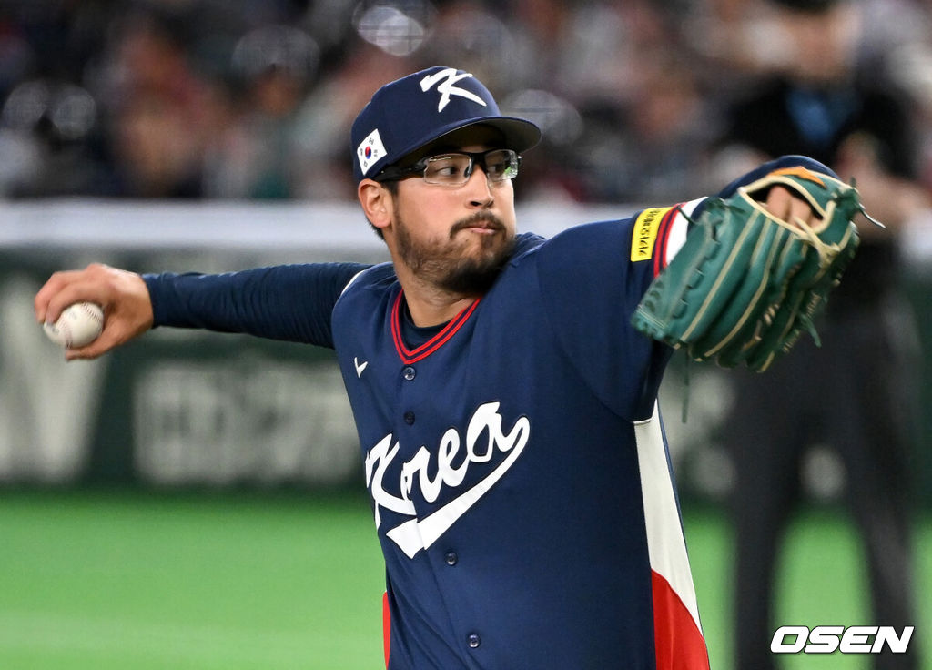 9일 일본 도쿄돔에서 월드베이스볼클래식(WBC) 조별리그 C조 한국과 호주의 경기가 열렸다.C조는 일본이 3승으로 조 1위를 확정, 8강에 진출했다. 호주가 2승 1패, 대만이 2승 2패, 한국이 1승 2패, 체코는 3패다.한국 WBC 대표팀이 8강에 진출하려면 호주에 2점 이하로 실점하면서 5점 차 이상으로 승리해야만 한다.7회말 한국 데인 더닝이 역투하고 있다. 2026.03.09 /spjj@osen.co.kr