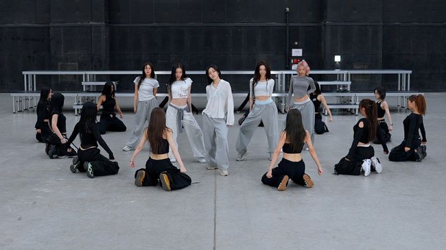 JYP엔터테인먼트 제공