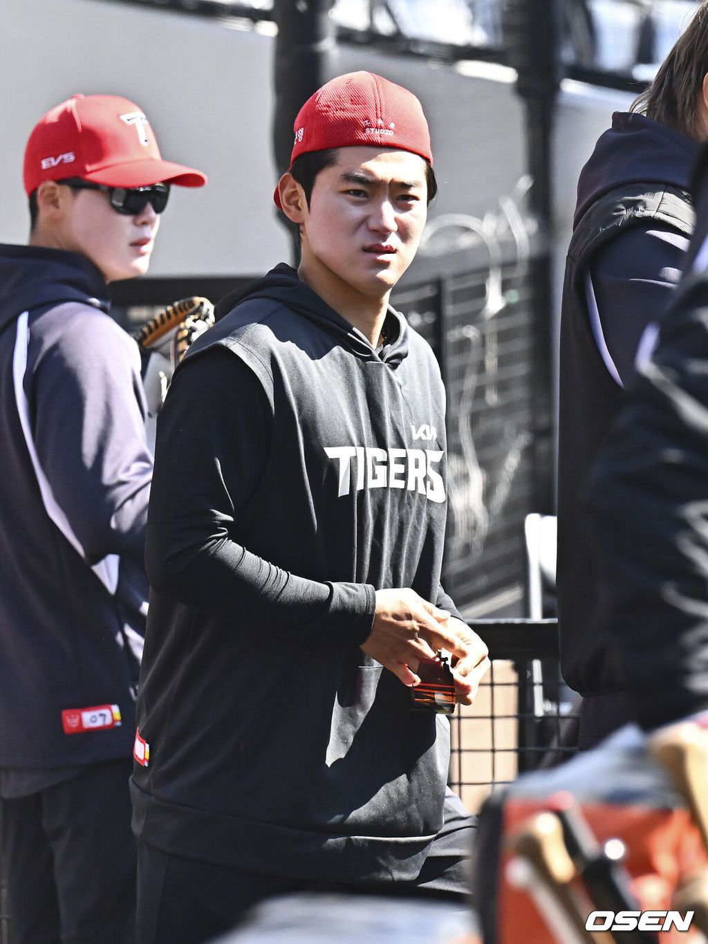 19일 오후 대전 한화생명볼파크에서 2026 신한 SOL KBO 리그 시범경기 한화 이글스와 KIA 타이거즈의 경기를 진행됐다.한화와 KIA는 시범경기에서 각각 2승 4패, 2승 1무 3패를 기록 중이다.경기 앞두고 KIA 김도영이 그라운드로 나서고 있다. 2026.03.19 / soul1014@osen.co.kr