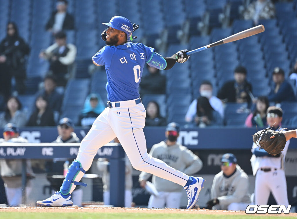 19일 창원NC파크에서 2026 신한 SOL KBO 리그 시범경기 NC 다이노스와 삼성 라이온즈의 경기가 열렸다. 홈팀 NC는 토다가, 방문팀 삼성은 이승현이 선발 출전했다. 삼성 라이온즈 디아즈가 6회초 1사 1루 좌익수 왼쪽 1타점 2루타를 치고 있다. 2026.03.19 / foto0307@osen.co.kr
