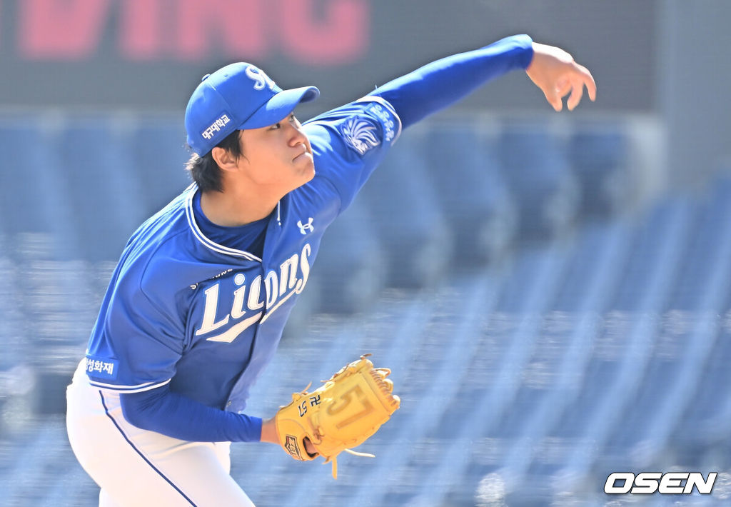 19일 창원NC파크에서 2026 신한 SOL KBO 리그 시범경기 NC 다이노스와 삼성 라이온즈의 경기가 열렸다. 홈팀 NC는 토다가, 방문팀 삼성은 이승현이 선발 출전했다. 삼성 라이온즈 선발투수 이승현이 역투하고 있다. 2026.03.19 / foto0307@osen.co.kr