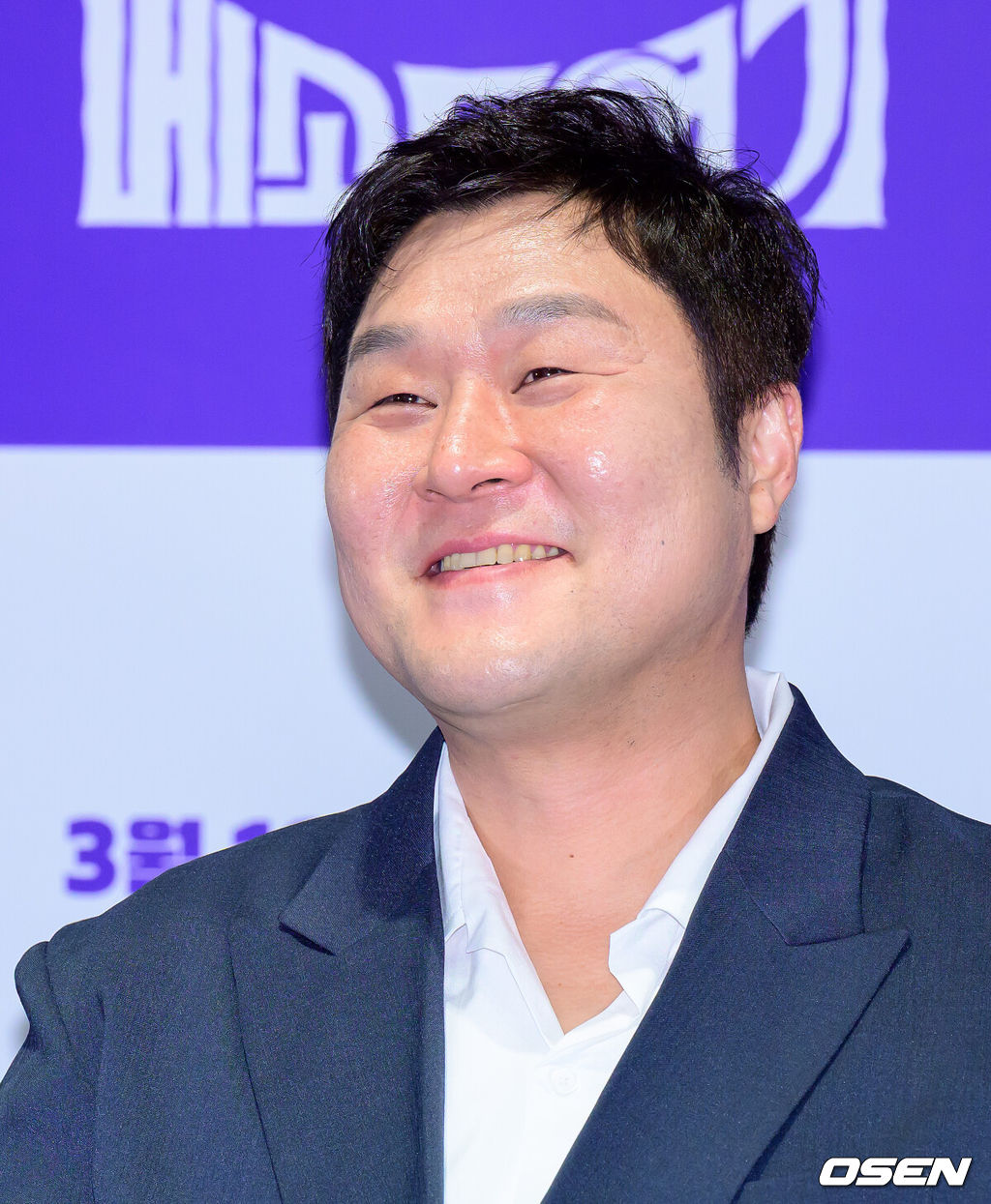 13일 서울 강남구 삼성동 메가박스 코엑스에서 영화 ‘메소드연기’ 언론시사회가 열렸다.'메소드연기'는 코미디 배우라는 타이틀에서 벗어나고 싶은 배우 이동휘(이동휘 분)와 성공 가도를 달리고 있지만 공허함을 채우지 못하는 배우 정태민(강찬희 분)의 이야기를 담는다. 배우 이동휘가 거식증에 걸린 왕을 연기하며 이미지 변신을 시도하지만 각종 난관에 부딪혀 수모를 겪는 블랙 코미디 영화.배우 윤경호가 간담회를 하고 있다. 2026.03.13 / jpnews@osen.co.kr