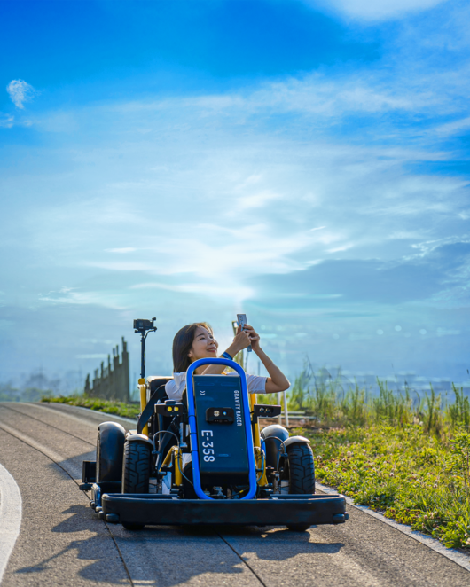 KBO는 제주시 애월읍에 위치한 ‘9.81파크 제주’와 함께 다양한 액티비티를 통해 KBO 리그 구단을 응원하는 ‘내 꿈은 KBO 981리그 응원단장’ 프로그램을 진행한다.