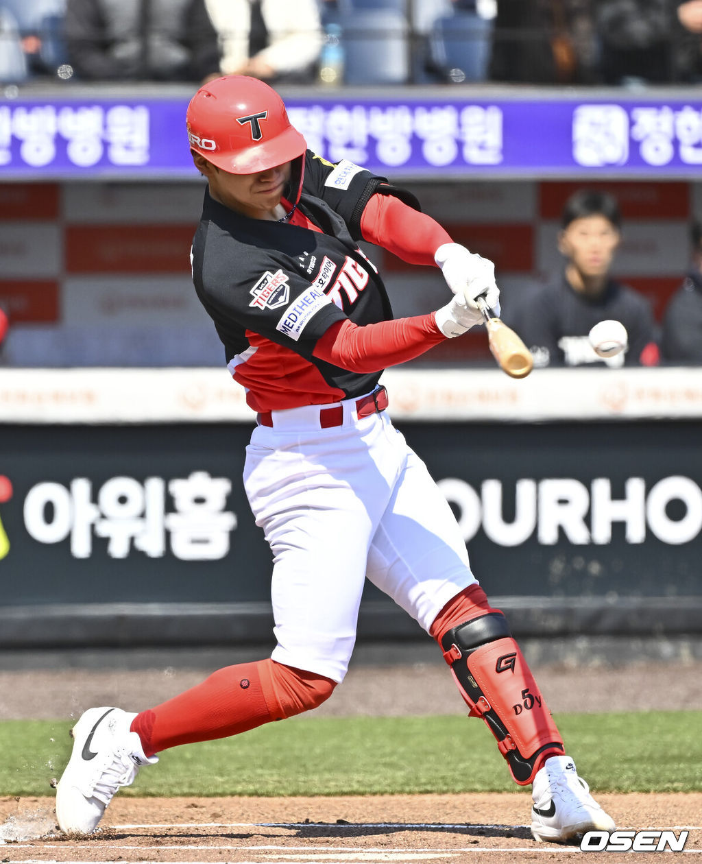 20일 오후 대전 한화생명볼파크에서 2026 신한 SOL KBO 리그 시범경기 한화 이글스와 KIA 타이거즈의 경기를 진행됐다.전날 한화는 4-5로 끌려가다 9회말 허인서의 동점 홈런과 김태연의 끝내기 홈런으로 7-5 역전승을 거두고 2연패를 끊었다.1회초 1사 2루 KIA 김도영이 선취 1타점 적시 2루타를 날리고 있다. 2026.03.20 / soul1014@osen.co.kr