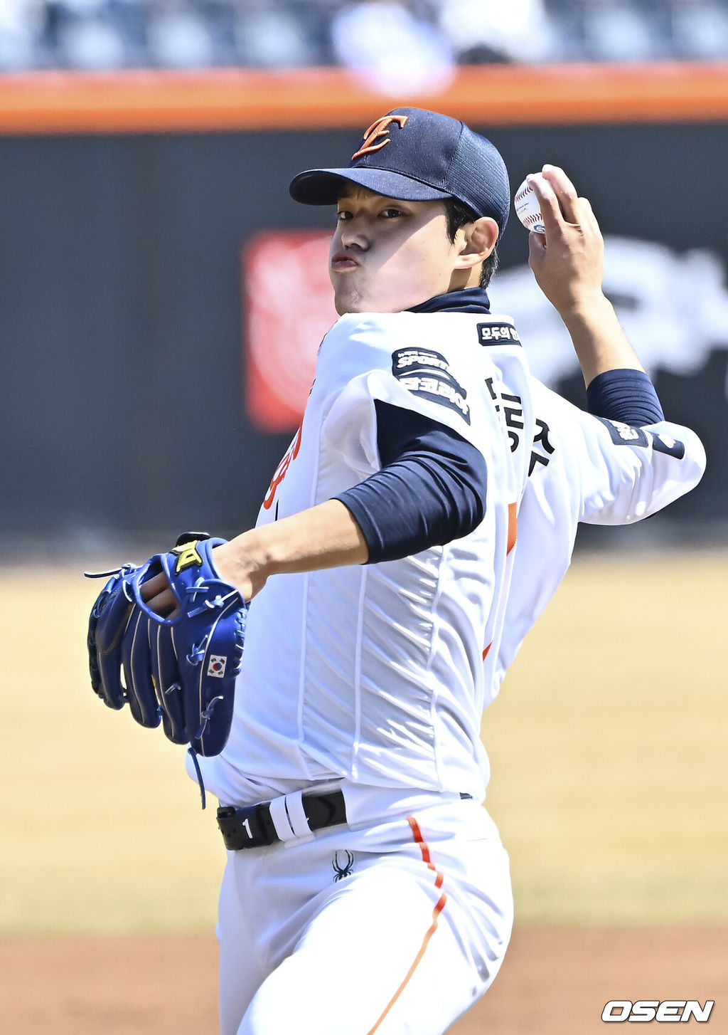 20일 오후 대전 한화생명볼파크에서 2026 신한 SOL KBO 리그 시범경기 한화 이글스와 KIA 타이거즈의 경기를 진행됐다.전날 한화는 4-5로 끌려가다 9회말 허인서의 동점 홈런과 김태연의 끝내기 홈런으로 7-5 역전승을 거두고 2연패를 끊었다.1회초 한화 선발투수 문동주가 역투하고 있다.   2026.03.20 / soul1014@osen.co.kr