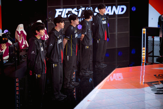 라이엇 게임즈 플리커.