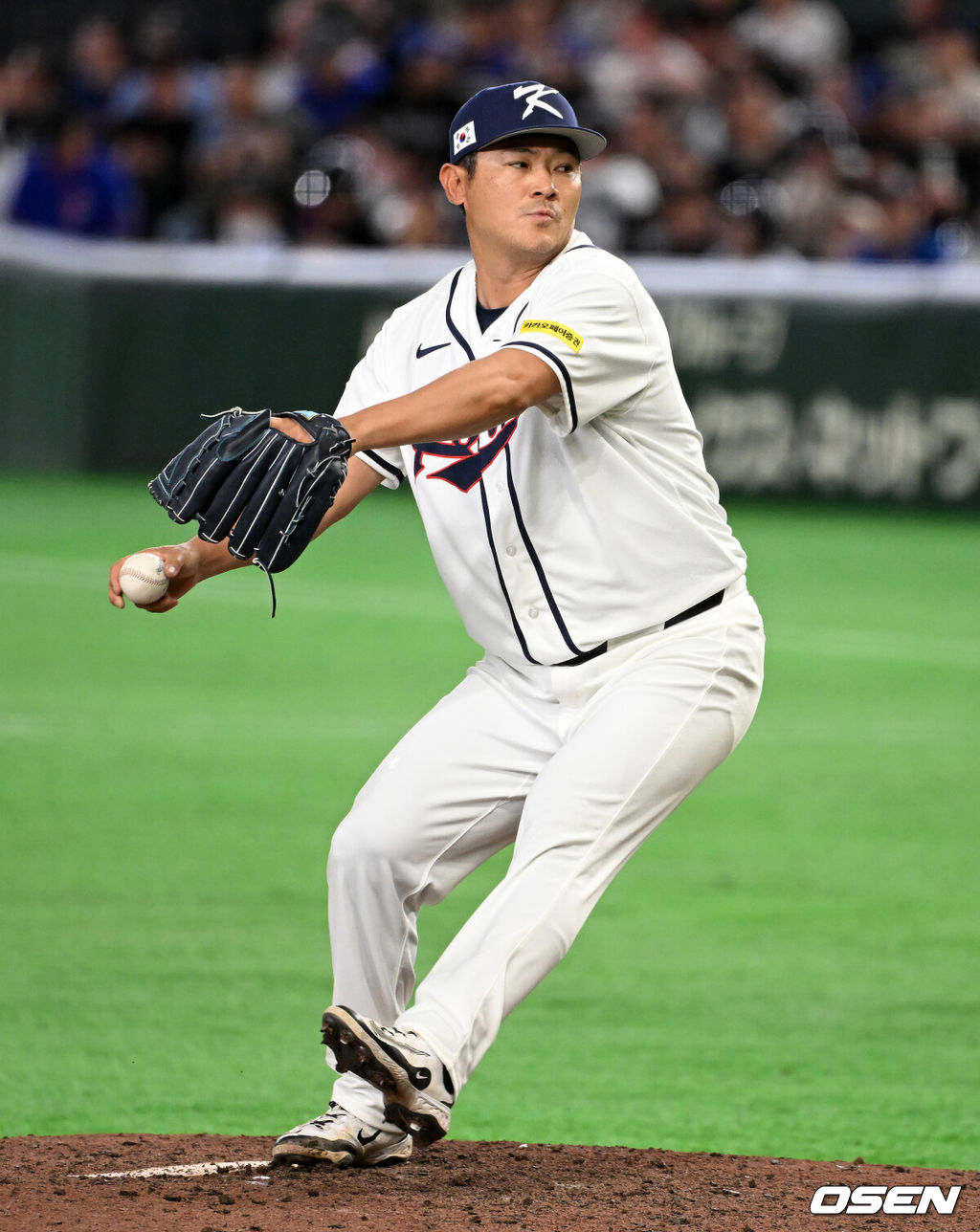 8일 일본 도쿄돔에서 2026 월드베이스볼클래식(WBC) 1라운드 C조 조별리그 대한민국과 대만의 경기가 열렸다.한국은 전날(7일) 일본과의 경기에서 6-8로 석패했다. 앞서 체코전을 11-4로 잡았던 한국은 1승1패를 마크하게 됐고, 남은 대만전과 호주전에 사활을 걸어야 한다.연장 10회초 2사 2루에서 한국 노경은이 역투하고 있다. 2026.03.08 /spjj@osen.co.kr