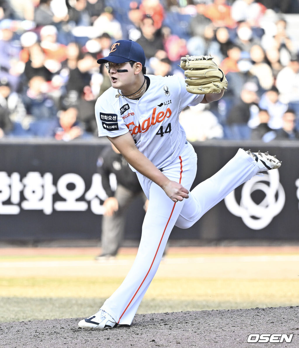 20일 오후 대전 한화생명볼파크에서 2026 신한 SOL KBO 리그 시범경기 한화 이글스와 KIA 타이거즈의 경기를 진행됐다.전날 한화는 4-5로 끌려가다 9회말 허인서의 동점 홈런과 김태연의 끝내기 홈런으로 7-5 역전승을 거두고 2연패를 끊었다.9회초 한화 마무리 투수 김서현이 역투하고 있다.     2026.03.20 / soul1014@osen.co.kr