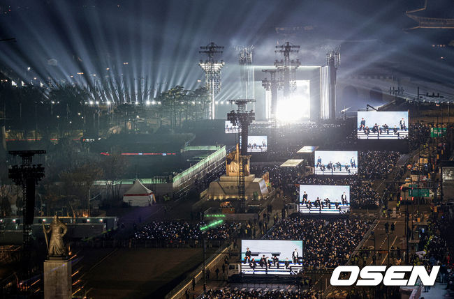 [OSEN=박준형 기자] 21일 오후 서울시 종로구 광화문 광장에서 'BTS&nbsp;컴백 라이브: 아리랑'(BTS&nbsp;THE&nbsp;COMEBACK&nbsp;LIVE&nbsp;|&nbsp;ARIRANG) 공연이 열렸다.