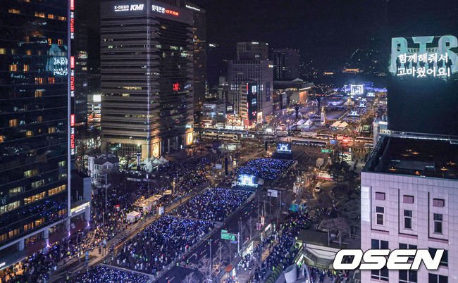 [OSEN=박준형 기자] 21일 오후 서울시 종로구 광화문 광장에서 'BTS&nbsp;컴백 라이브: 아리랑'(BTS&nbsp;THE&nbsp;COMEBACK&nbsp;LIVE&nbsp;|&nbsp;ARIRANG) 공연이 열렸다.