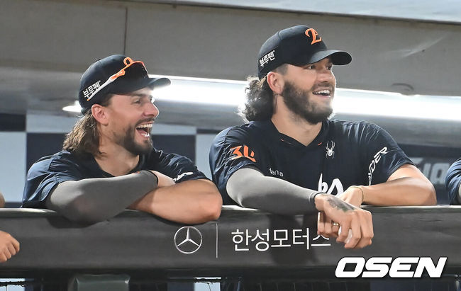 [OSEN=부산, 이석우 기자] 한화 이글스 와이스, 폰세 / foto0307@osen.co.kr