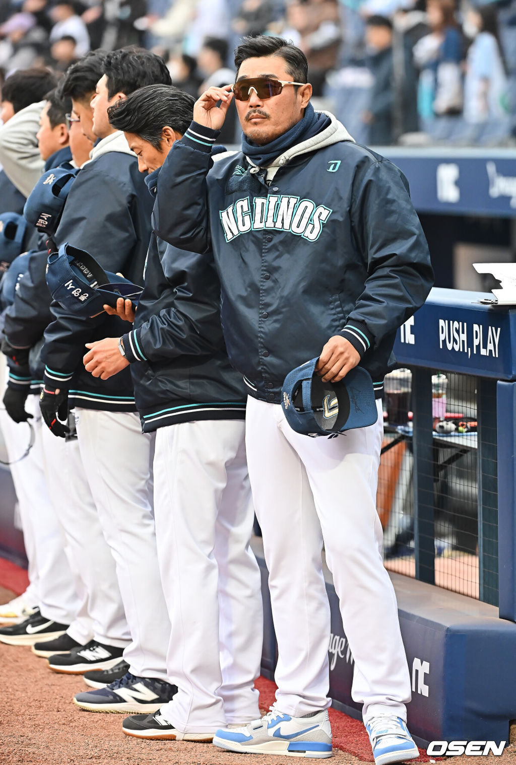 16일 창원NC파크에서 2026 신한 SOL KBO 리그 시범경기 NC 다이노스와 KIA 타이거즈의 경기가 열린다. 지난 12일 시작된 시범경기는 24일까지 진행되며, 각 팀이 12경기씩 총 60경기가 펼쳐진다.NC 다이노스 이호준 감독이 경기에 나서고 있다. 2026.03.16 / foto0307@osen.co.kr