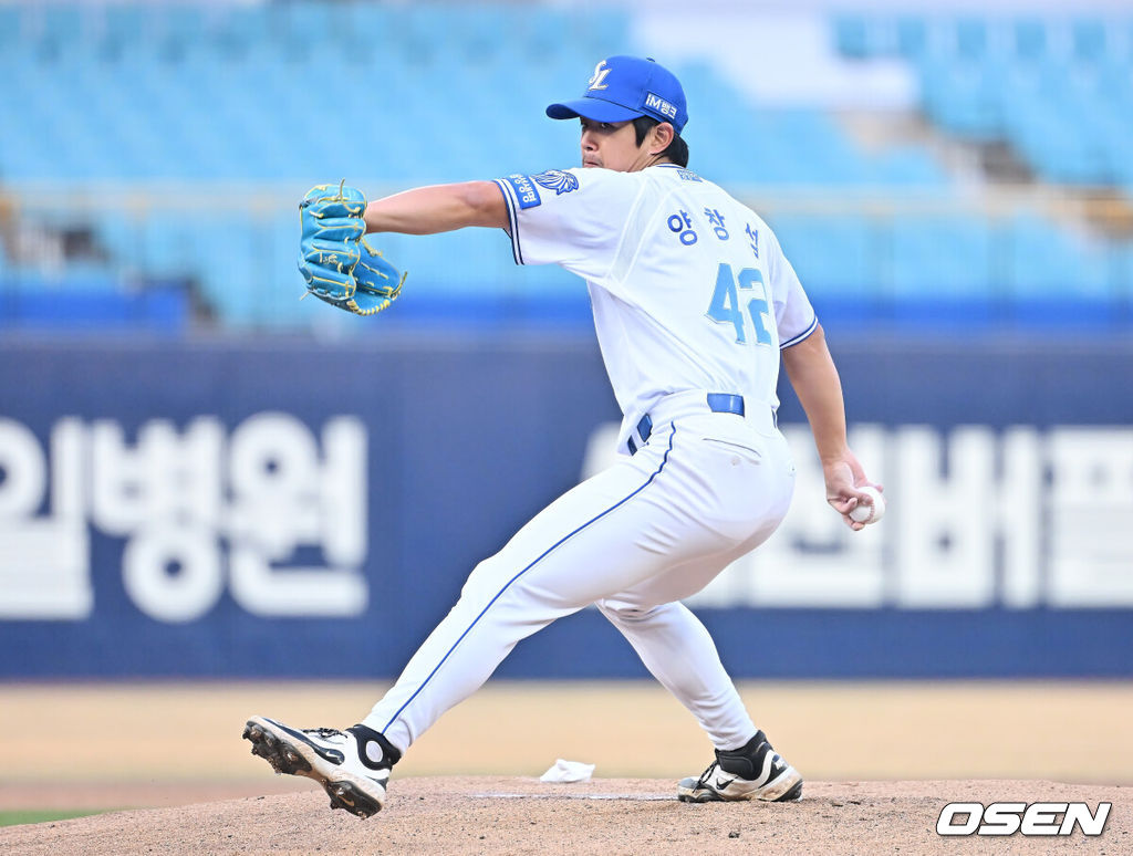 23일 대구삼성라이온즈파크에서 2026 신한 SOL KBO 리그 시범경기 삼성 라이온즈와 KIA 타이거즈의 경기가 열렸다. 홈팀 삼성은 양창섭이, 방문팀 KIA는 양현종이 선발 출전했다. 삼성 라이온즈 선발 투수 양창섭이 역투하고 있다. 2026.03.23 / foto0307@osen.co.kr