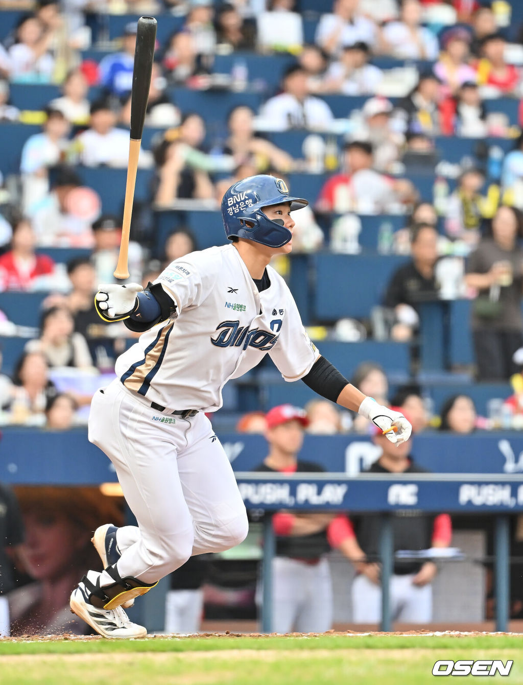 6일 창원NC파크에서 2025 신한 SOL 뱅크 KBO 리그 NC 다이노스와 KIA 타이거즈의 경기가 열렸다. 홈팀 NC는 라일리가, 방문팀 KIA는 올러가 선발 출전했다. NC 다이노스 김주원이 2회말 1사 1,2루 우익수 앞 1타점 안타를 치고 있다. 2025.09.06 / foto0307@osen.co.kr