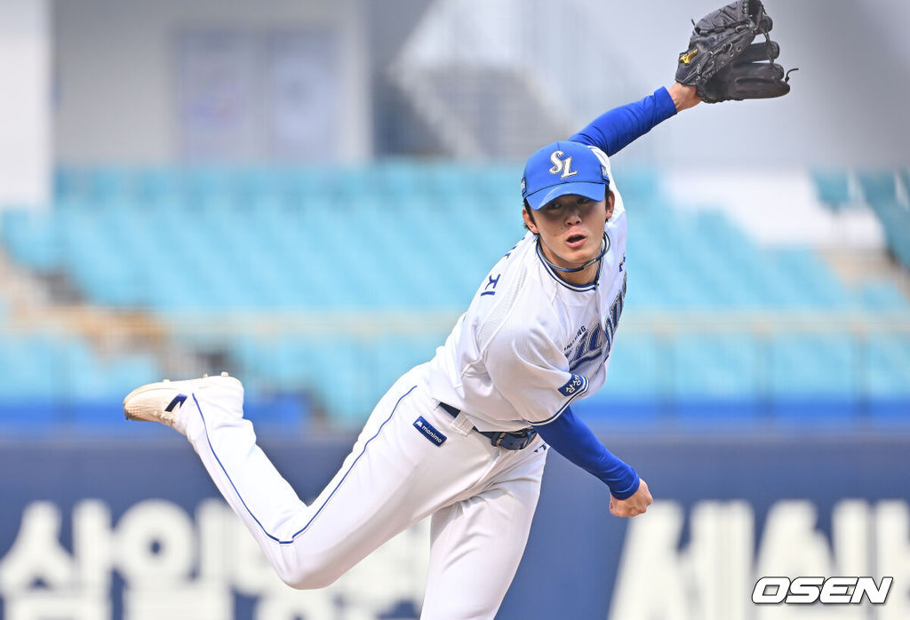 24일 대구삼성라이온즈파크에서 2026 신한 SOL KBO 리그 시범경기 삼성 라이온즈와 KIA 타이거즈의 경기가 열렸다. 홈팀 삼성은 오러클린이, 방문팀 KIA는 아담 올러가 선발 출전했다. 삼성 라이온즈 미야지가 역투하고 있다. 2026.03.24 / foto0307@osen.co.kr
