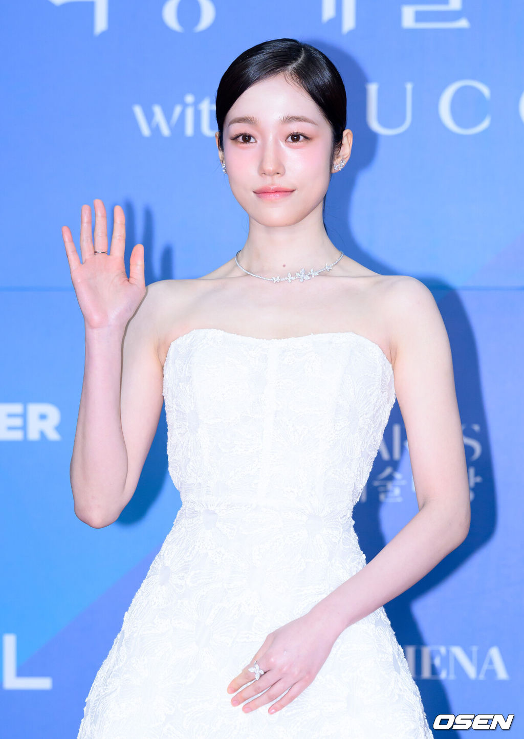 5일 오후 서울 강남구 코엑스 D홀에서 ‘제61회 백상예술대상 with 구찌’ 레드카펫 행사가 열렸다.방송·영화·연극을 아우르는 국내 유일무이 종합 예술 시상식 ‘제61회 백상예술대상 with 구찌’는 JTBC·JTBC2·JTBC4에서 동시 생중계, 프리즘·네이버TV·치지직에서 디지털 생중계된다.배우 노윤서가 레드카펫을 밟고 있다. 2025.05.05 /sunday@osen.co.kr