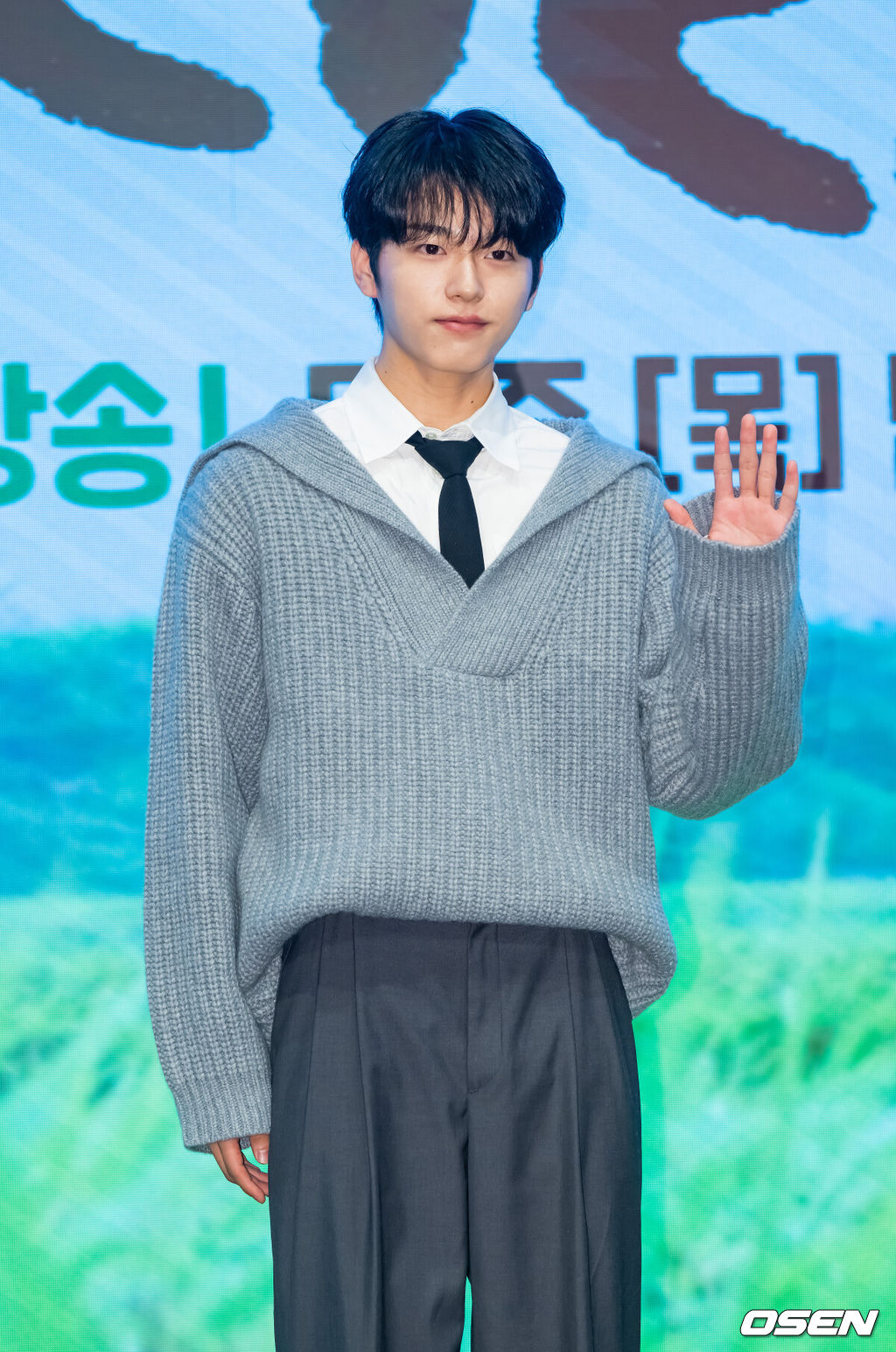 25일 오후 서울 신도림 디큐브시티 6층 더세인트 그랜드 볼룸 홀에서 KBS 2TV 새 미니시리즈 '심우면 연리리' 제작발표회가 진행됐다.미니시리즈 ‘심우면 연리리’(연출 최연수 / 극본 송정림, 왕혜지 / 제작 심스토리)는 청정 살벌(?) 구역 ‘연리리’로 뚝 떨어진 찐 도시 가족 성태훈가(家)가 서울로 컴백하기 위해 고군분투하는 좌충우돌 가족 리부팅 힐링 드라마다.배우 이진우가 포즈를 취하고 있다. 2025.03.25 / soul1014@osen.co.kr