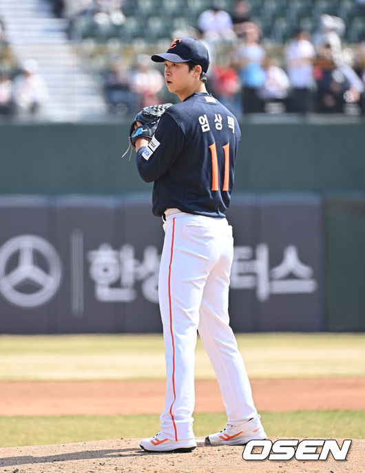 [OSEN=부산, 이석우 기자] 한화 이글스 엄상백 240 2026.03.21 / foto0307@osen.co.kr