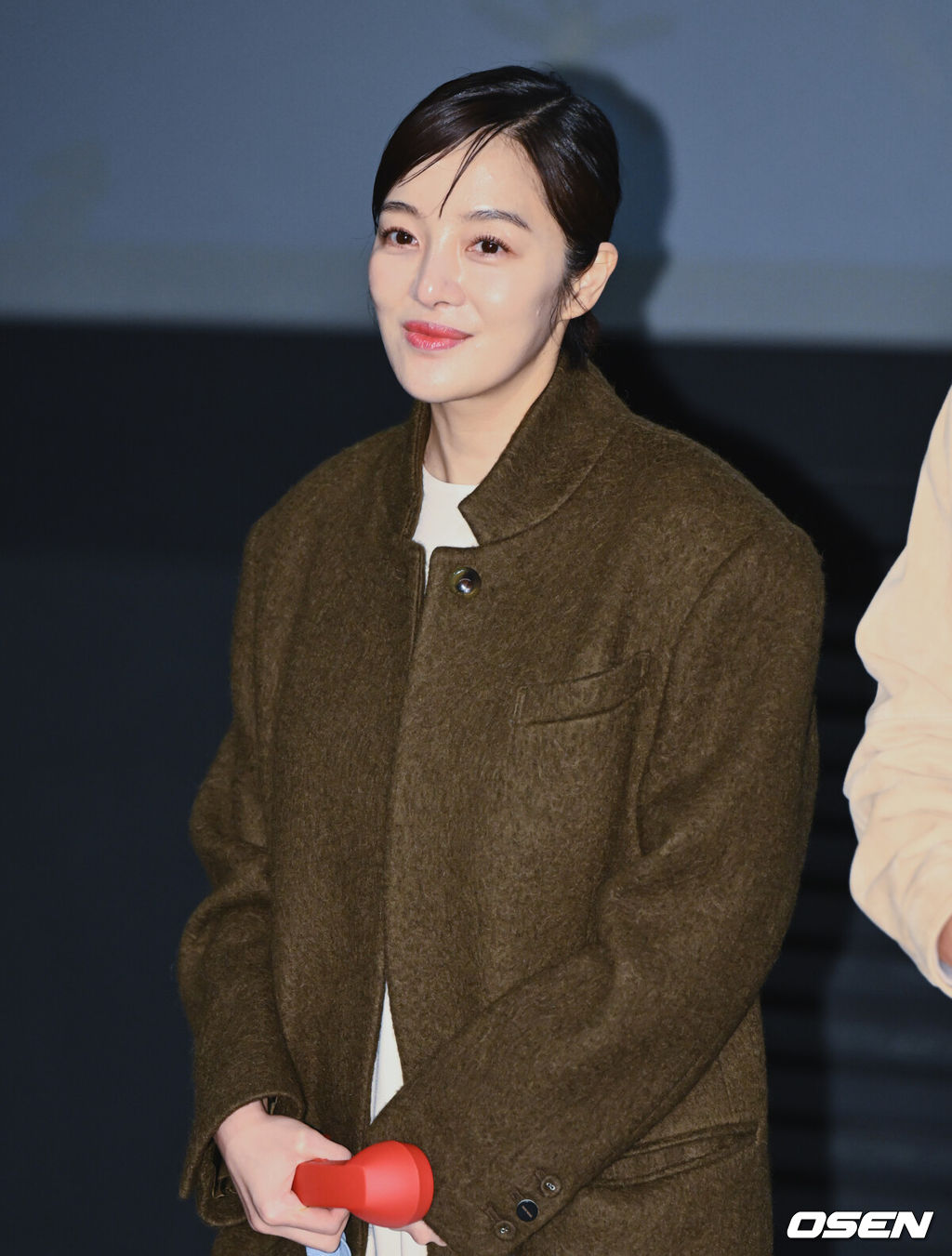 10일 서울 용산구 CGV용산아이파크몰에서 영화 ‘3일의 휴가(감독 육상효)’ 무대인사가 진행됐다.<br /><br />‘3일의 휴가’는 하늘에서 휴가 온 엄마 ‘복자’(김해숙 분)와 엄마의 레시피로 백반집을 운영하는 딸 ‘진주’(신민아 분)의 힐링 판타지다.<br /><br />배우 황보라가 무대인사에 참석해 관객과의 시간을 갖고 있다. 2023.12.10 /cej@osen.co.kr