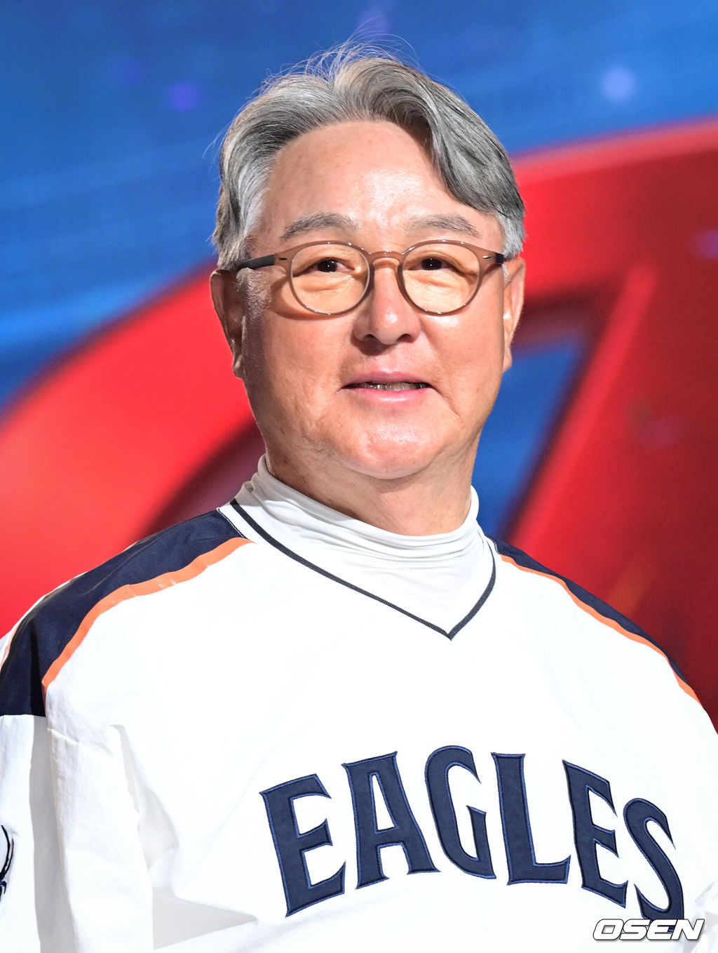 2026 신한 SOL KBO 리그 미디어데이&팬페스트 행사가 26일 서울 송파구 롯데호텔 월드에서 열렸다.2026 KBO 리그 정규 시즌은 오는 28일 인천(KIA-SSG), 잠실(LG-KT), 대구(삼성-롯데), 창원(NC-두산), 대전(한화-키움) 등 5개 구장에서 개막한다. 한화 김경문 감독이 포즈를 취하고 있다. 2026.03.26 /cej@osen.co.kr