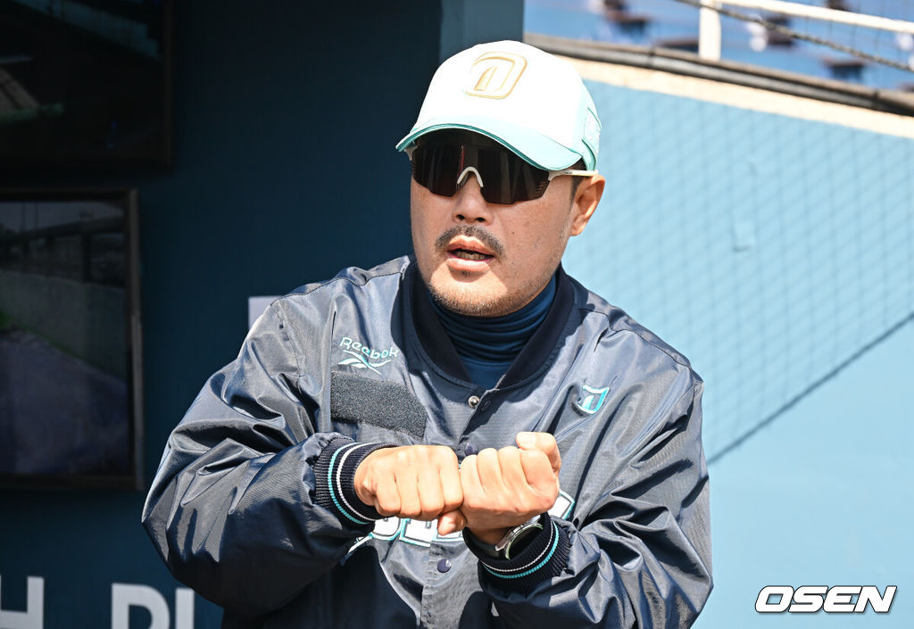 28일 창원NC파크에서 2026 신한 SOL KBO 리그 NC 다이노스와 두산 베어스의 경기가 열린다. 홈팀 NC는 구창모가, 방문팀 두산은 플렉센이 선발 출전한다. NC 다이노스 이호준 감독이 기자들과 인터뷰를 하고 있다. 2026.03.28 / foto0307@osen.co.kr