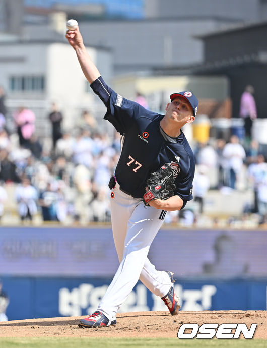 [OSEN=창원, 이석우 기자] 28일 창원NC파크에서 2026 신한 SOL KBO 리그 NC 다이노스와 두산 베어스의 경기가 열렸다. 홈팀 NC는 구창모가, 방문팀 두산은 플렉센이 선발 출전했다. 두산 베어스 선발투수 플렉센이 역투하고 있다. 2026.03.28 / foto0307@osen.co.kr