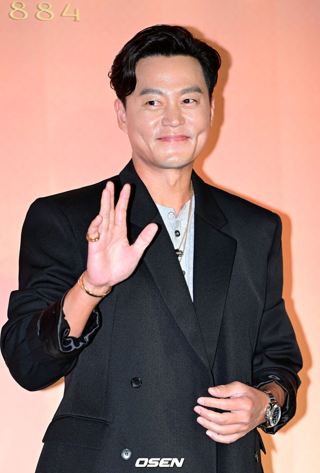 26일 오후 서울 삼청동 뮤지엄한미에서 이탈리아 하이 주얼리 브랜드 전시 기념행사가 열렸다. 이날 행사에는 김남주, 김지원, 이서진, 세븐틴 민규, 김나영, 하정우, 설인아 등이 참석해 자리를 빛냈다.배우 이서진이 행사에 참석해 포토타임을 하고 있다. 2024.09.26 / dreamer@osen.co.kr