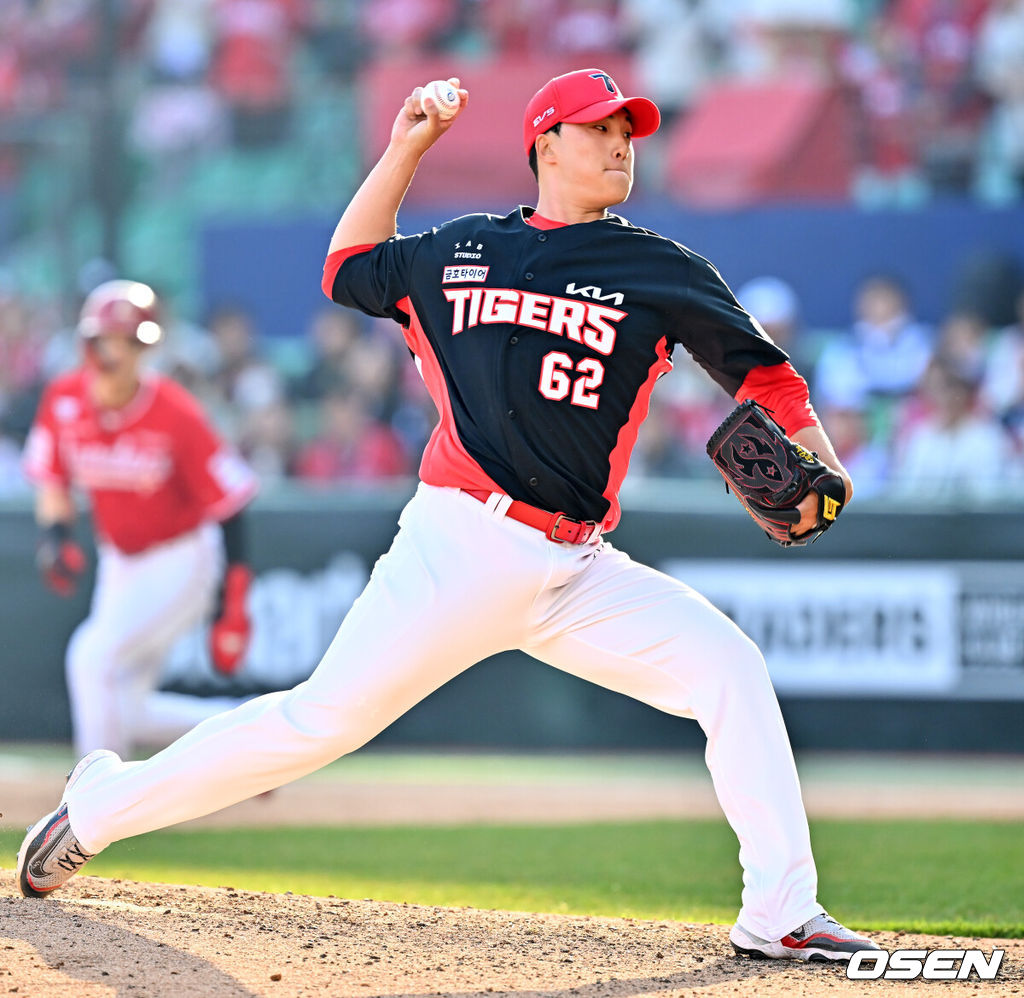 28일 인천 SSG랜더스필드에서 ‘2026 신한 SOL KBO리그’ SSG 랜더스와 KIA 타이거즈의 개막전이 열렸다.이 경기에서 SSG은 KIA에 7-6로 승리했다. 개막전부터 짜릿한 끝내기 승리를 거뒀다.9회말 마운드에 오른 KIA 정해영이 힘차게 공을 뿌리고 있다. 2026.03.28 / rumi@osen.co.kr